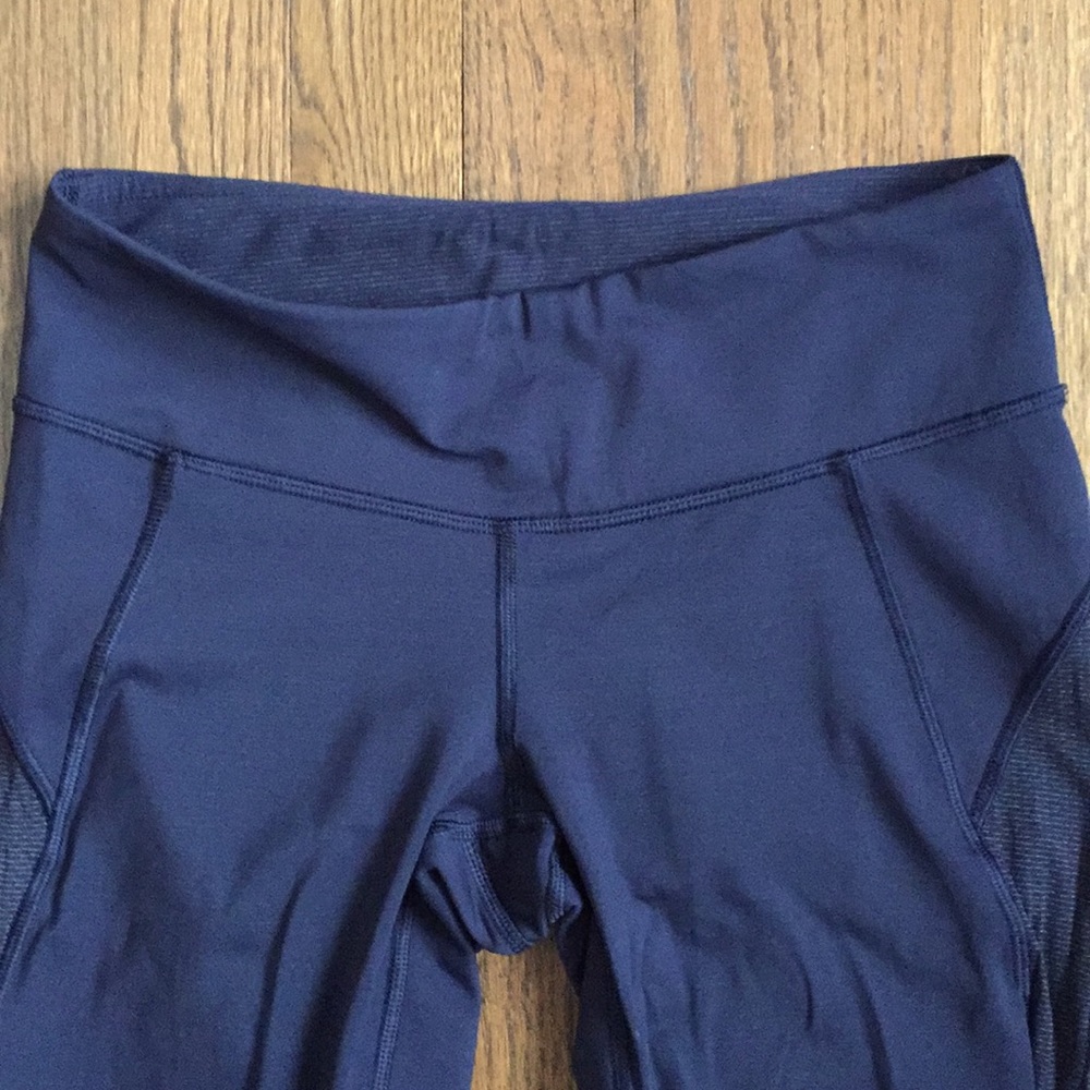 Lululemon Interval Crop Navy Size 6